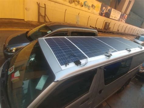 車 頂 安裝 太陽能 板